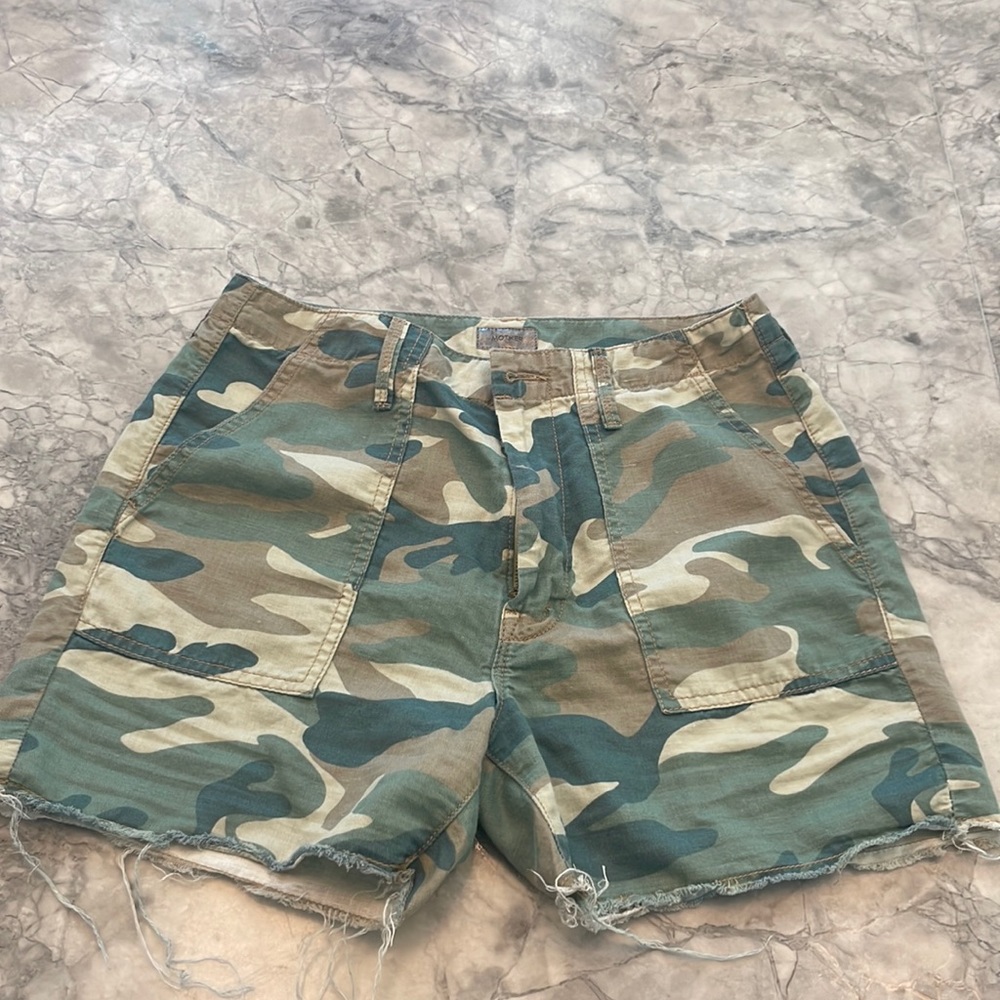 MOTHER camo shorts size 27